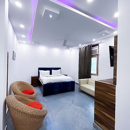 Hotel Js Garden - Near Jaypee Hospital ノイダ エクステリア 写真